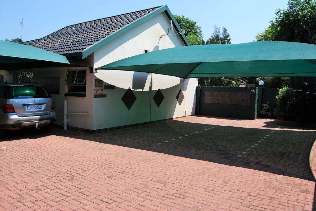 Sleep Eezy Cottages Benoni Exterior photo